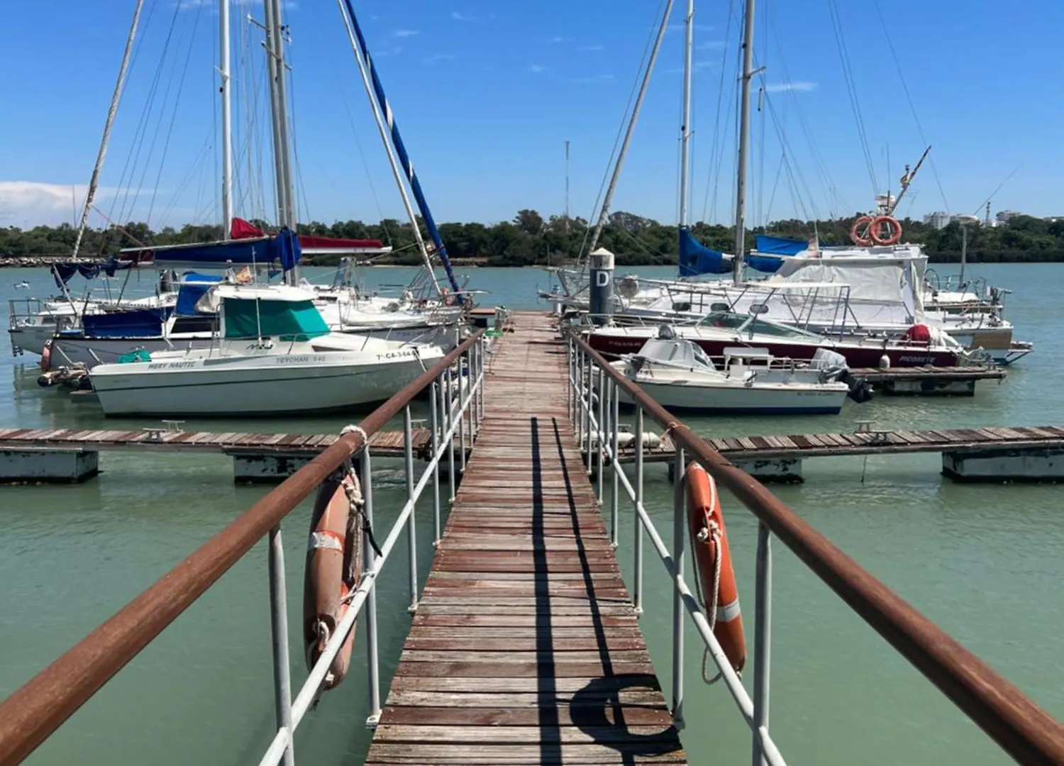 Botel Velero En El Corazon De El Puerto De Santa Maria Hotel Spain